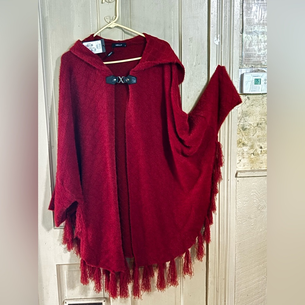 Warm and cozy cape by Nelly NWT